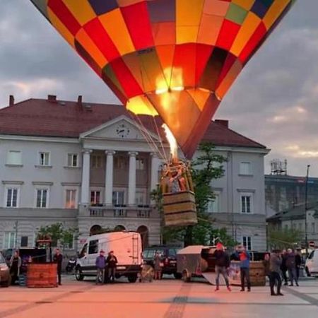 Pensjonat Widok Rynek -Parking Kielce Extérieur photo